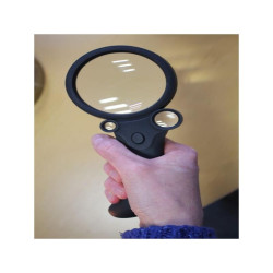 LOUPE ECLAIRANTE 3 EN 1